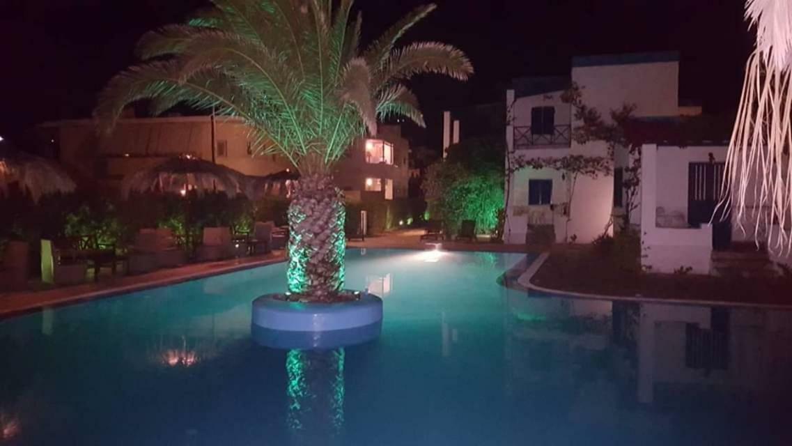 Amfitrion Hotel Vári Eksteriør billede