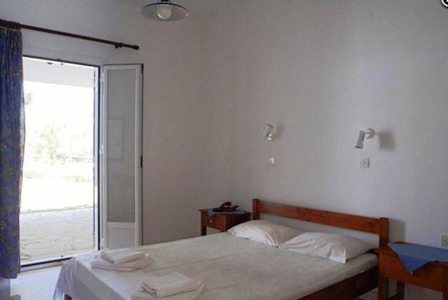 Amfitrion Hotel Vári Værelse billede
